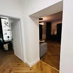 Modern 1-bedroom In Downtown Lägenhet *