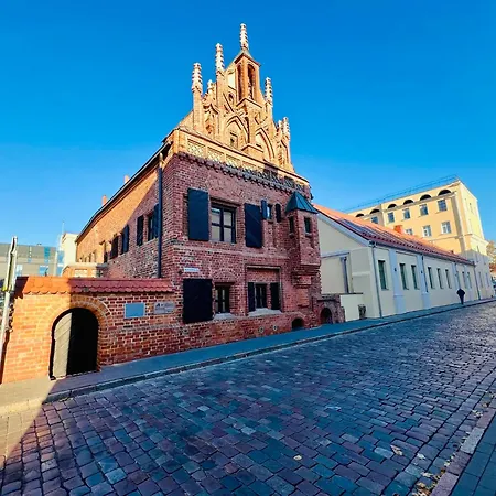 Modern 1-bedroom In Downtown דירה *