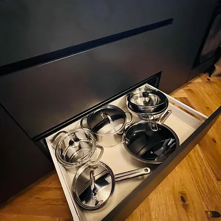 Newly Renovated 1br In Downtown Location Fast Wifi * Kaunas