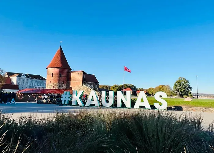 Modern 1-bedroom In Downtown